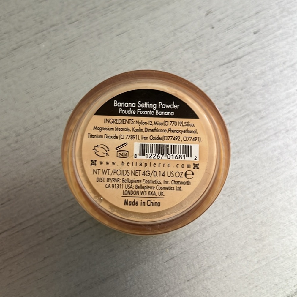‼️ Banana Setting Powder - Picture 2 of 3